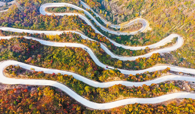 千載商於道 今朝新通途