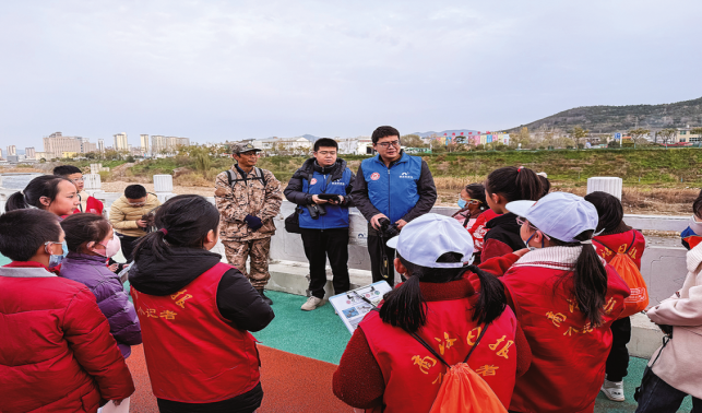 學習鳥類知識 守護“藍天精靈”