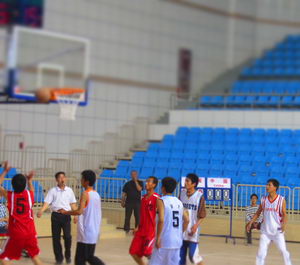 體育館舉行首場測試賽 設備運轉正常