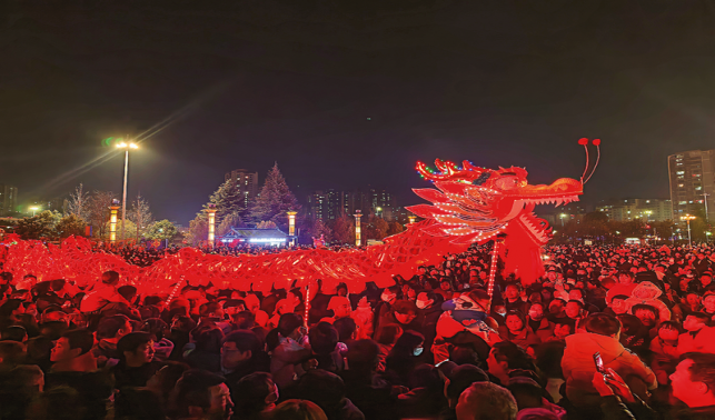 璀璨花燈慶蛇年 非遺傳承樂新春